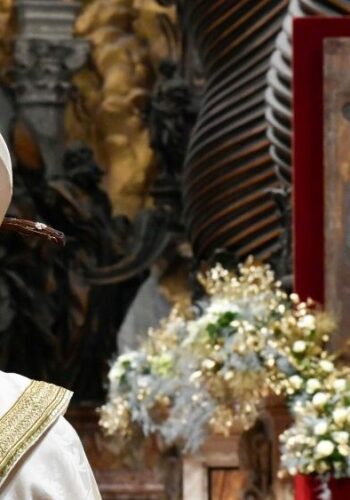Papa: a Igreja aprende a gratidão e a esperança da Virgem Mãe