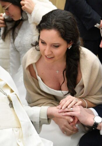 Papa Francisco: o verdadeiro amor não possui, se doa ao outro