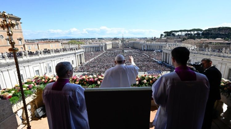 O Papa: a missão é ida incansável rumo a toda a humanidade