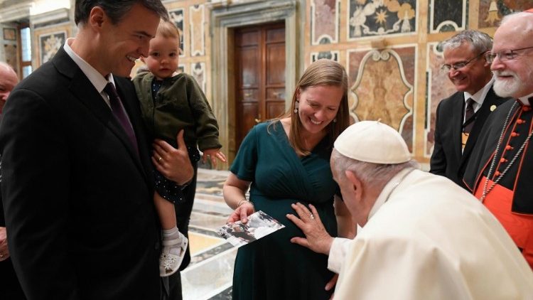 Papa: generosidade e solidariedade como resposta ao individualismo e à indiferença